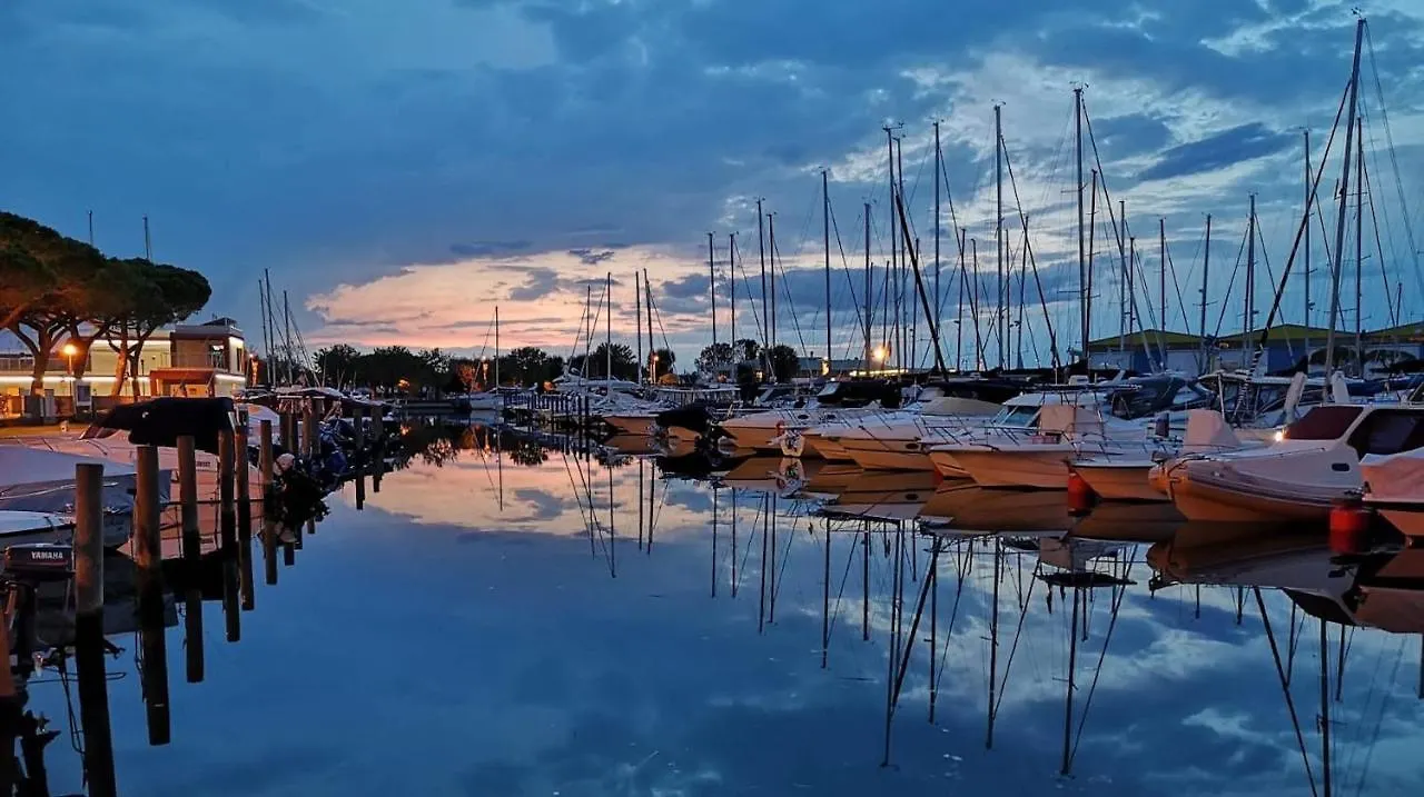 Wonderful Beachfront Apartment - Beahost Porto Santa Margherita di Caorle