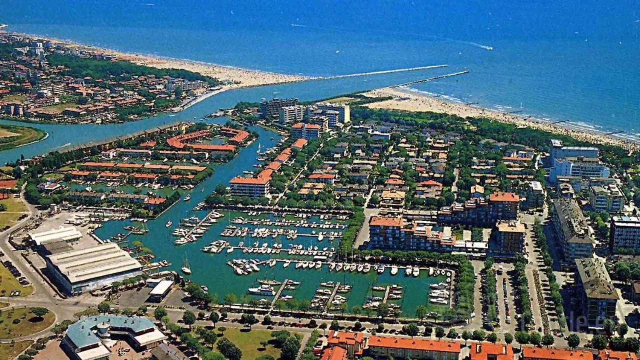 Wonderful Beachfront Apartment - Beahost Porto Santa Margherita di Caorle