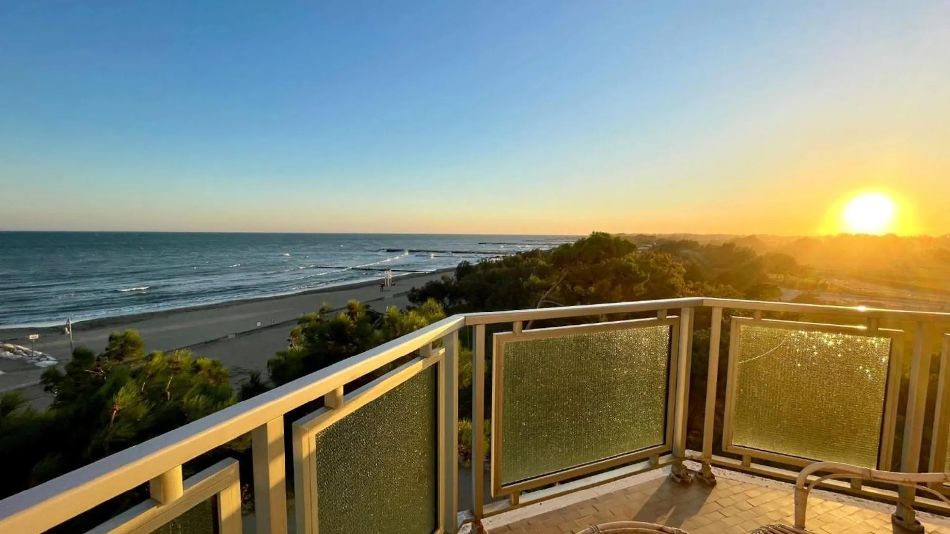 Wonderful Beachfront Apartment - Beahost Porto Santa Margherita di Caorle